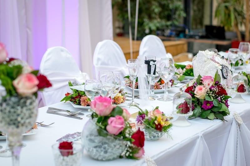 Minimalist Chic Wedding Decor